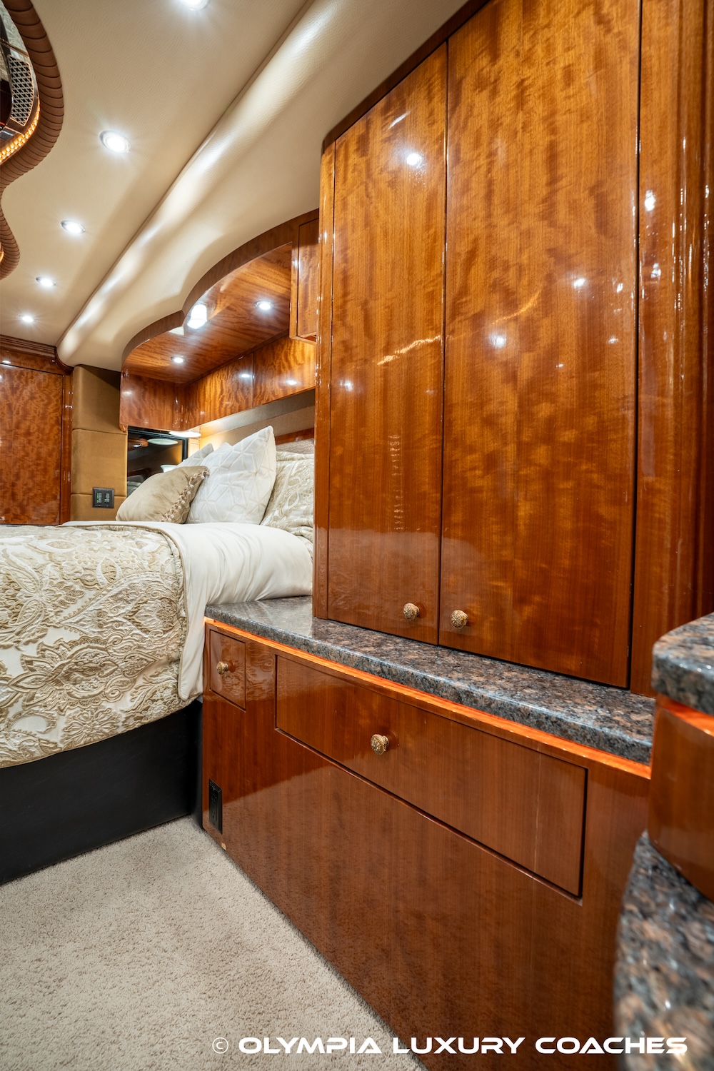 2010 Prevost Millennium H3-45 For Sale