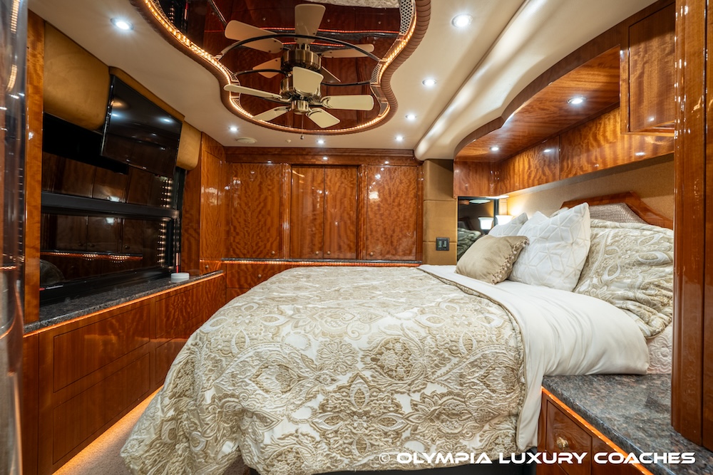 2010 Prevost Millennium H3-45 For Sale