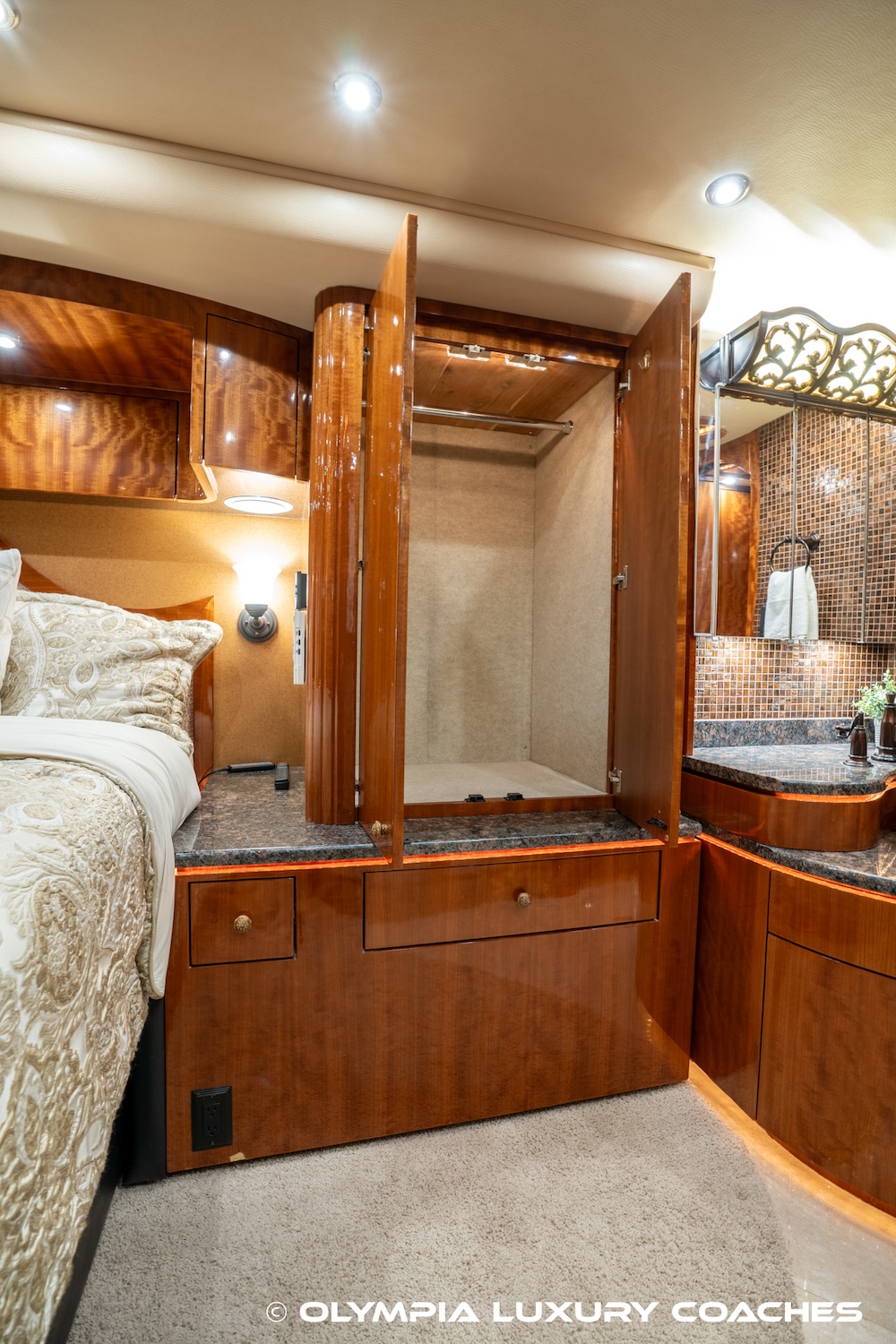 2010 Prevost Millennium H3-45 For Sale