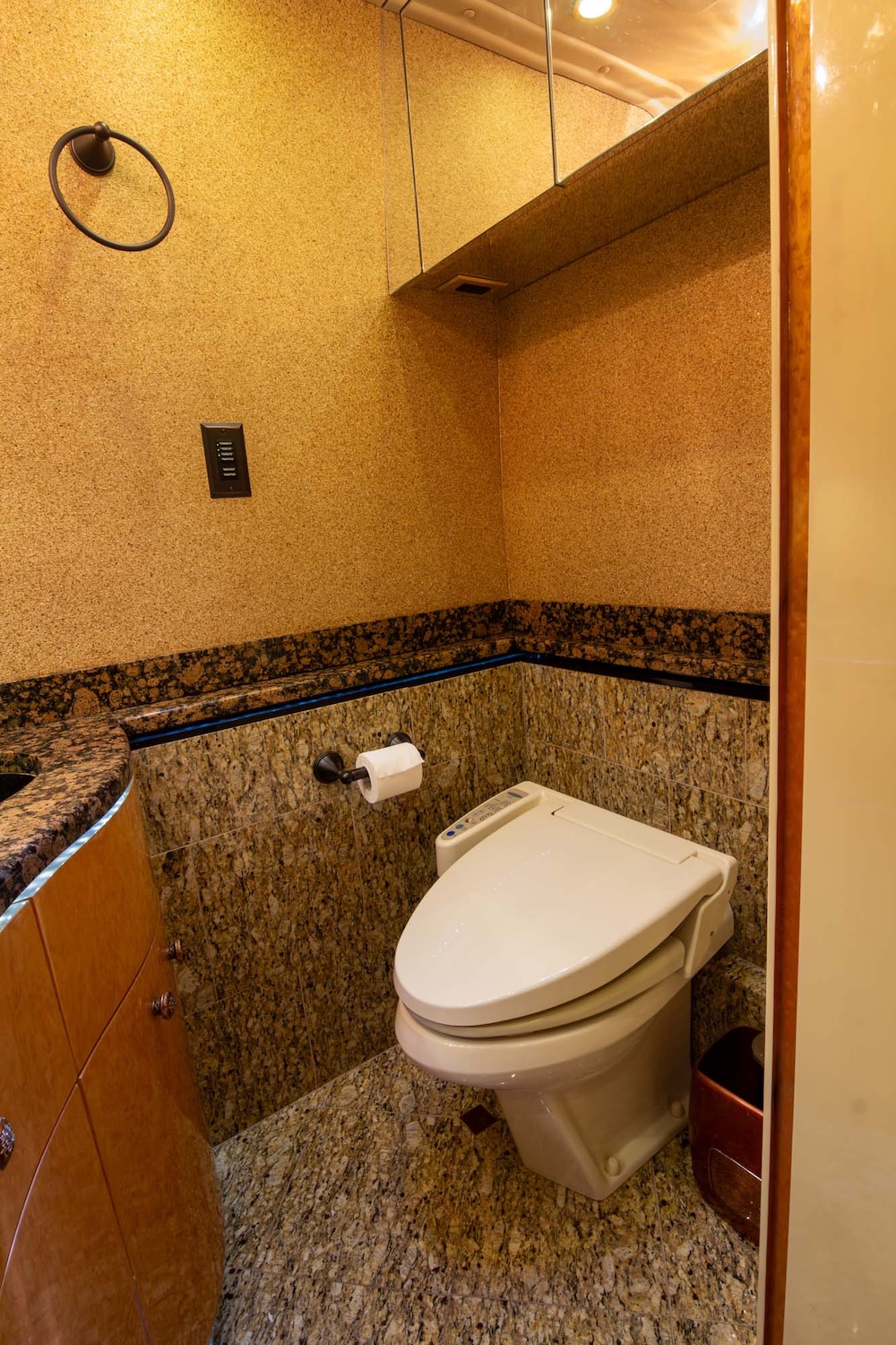 2010 Prevost Millennium H3-45 For Sale