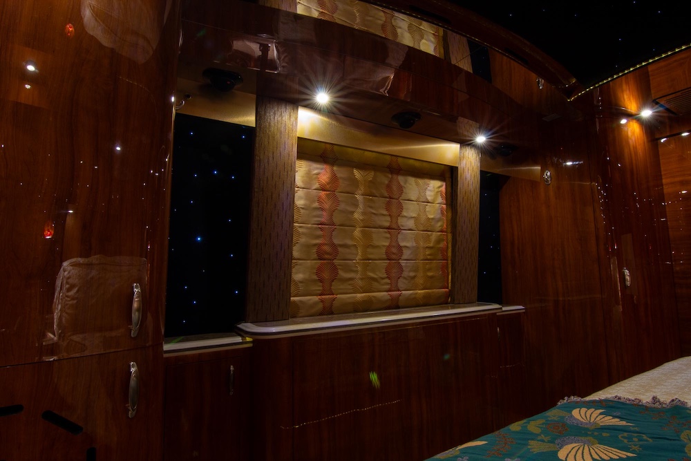 2010 Prevost Parliament XLII For Sale