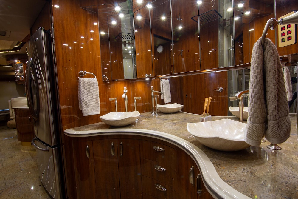 2010 Prevost Parliament XLII For Sale