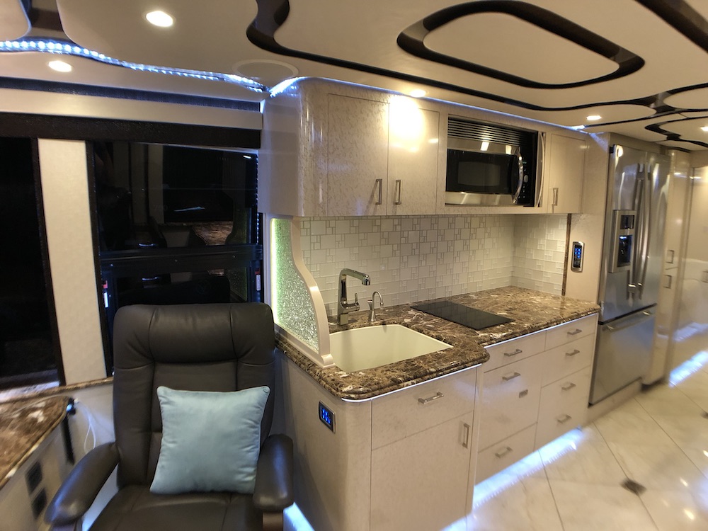 2011 Prevost Featherlite H3-45 For Sale