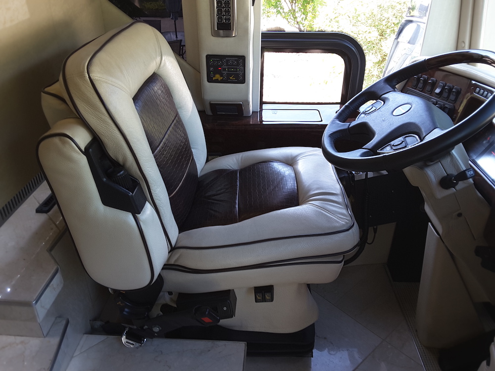 2011 Prevost Featherlite H3-45 For Sale