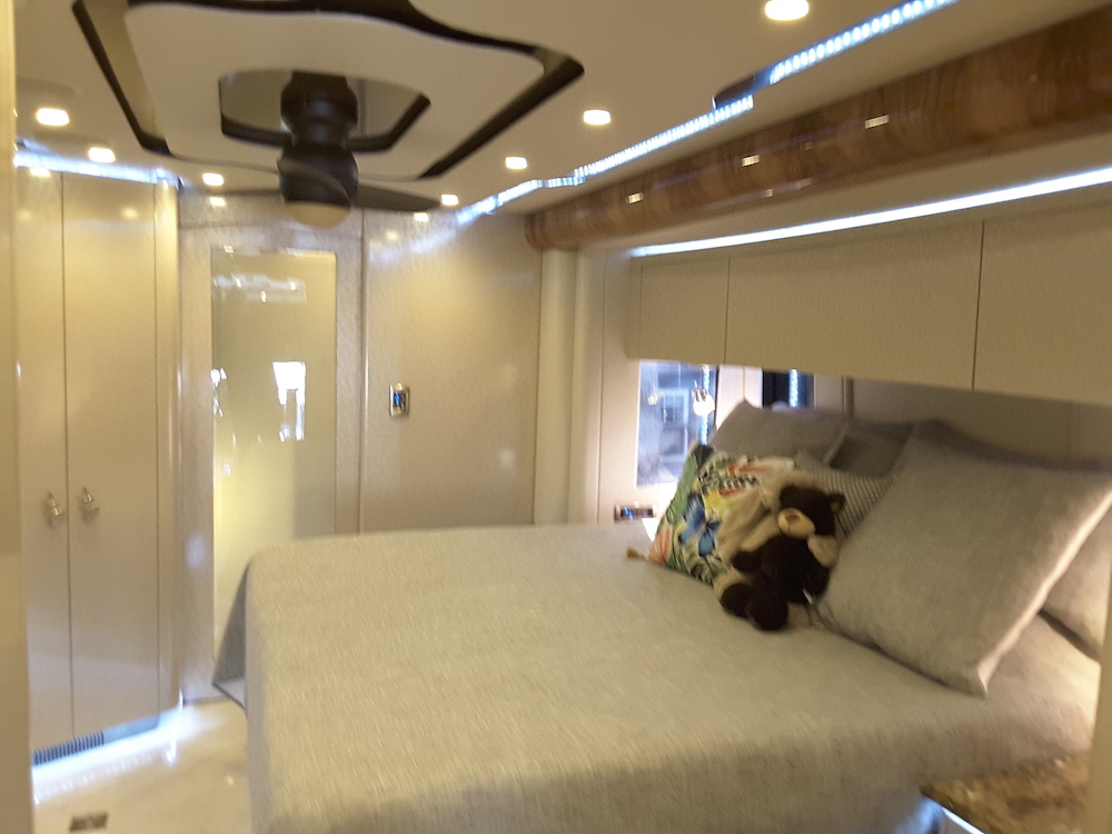 2011 Prevost Featherlite H3-45 For Sale