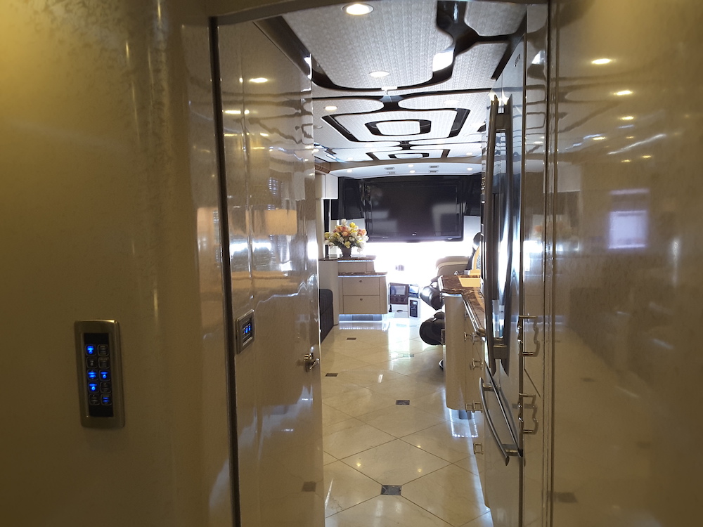 2011 Prevost Featherlite H3-45 For Sale