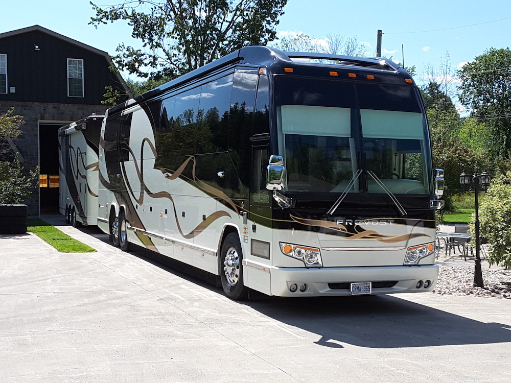 2011 Prevost Featherlite H3-45 For Sale