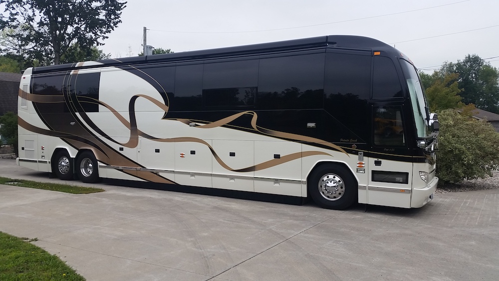 2011 Prevost Featherlite H3-45 For Sale