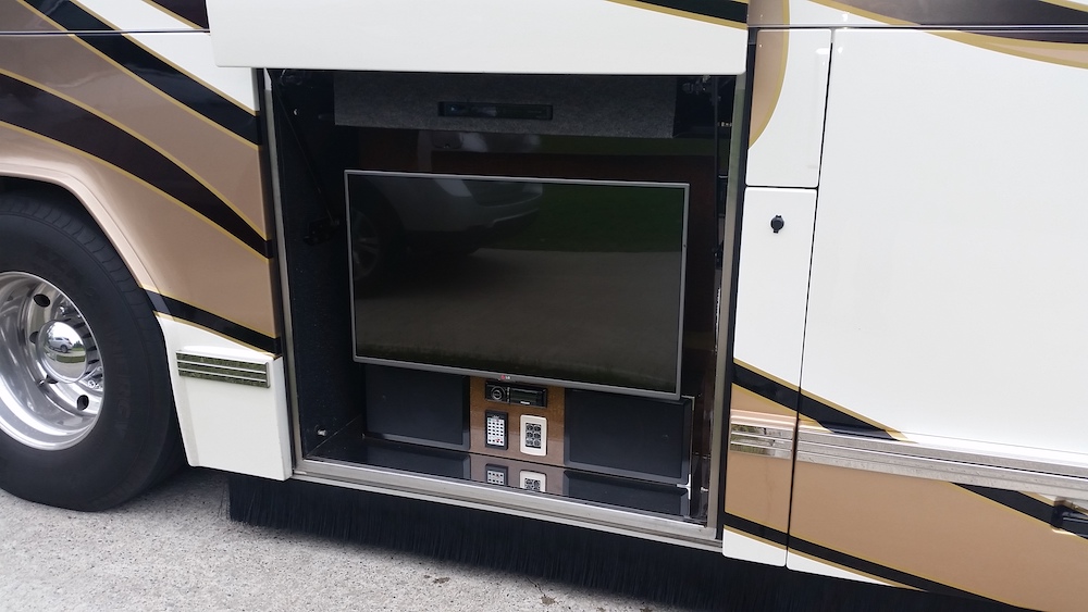 2011 Prevost Featherlite H3-45 For Sale