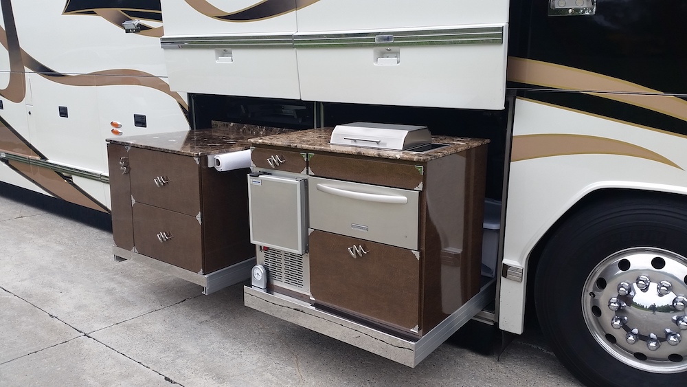 2011 Prevost Featherlite H3-45 For Sale