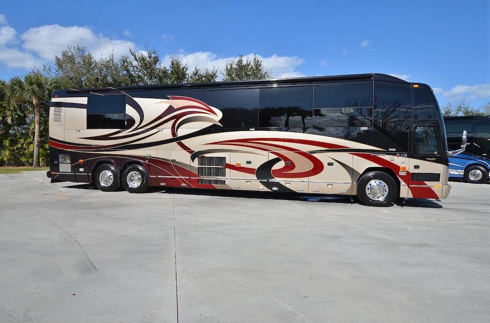 2011 Prevost Liberty Elegant Lady H3-45 Double Slide # 5403 A