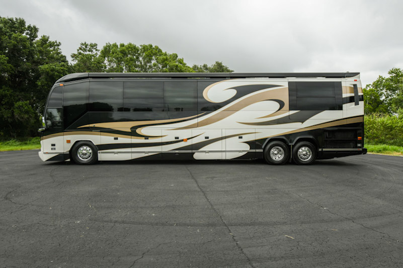 2011 Prevost Outlaw H3-45 For Sale