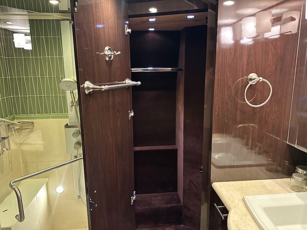 2012 Prevost Featherlite H3-45 For Sale