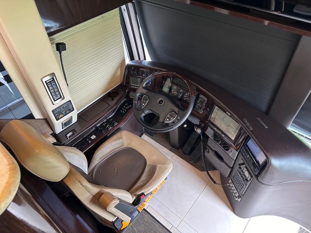 2012 Prevost Featherlite H3-45 For Sale