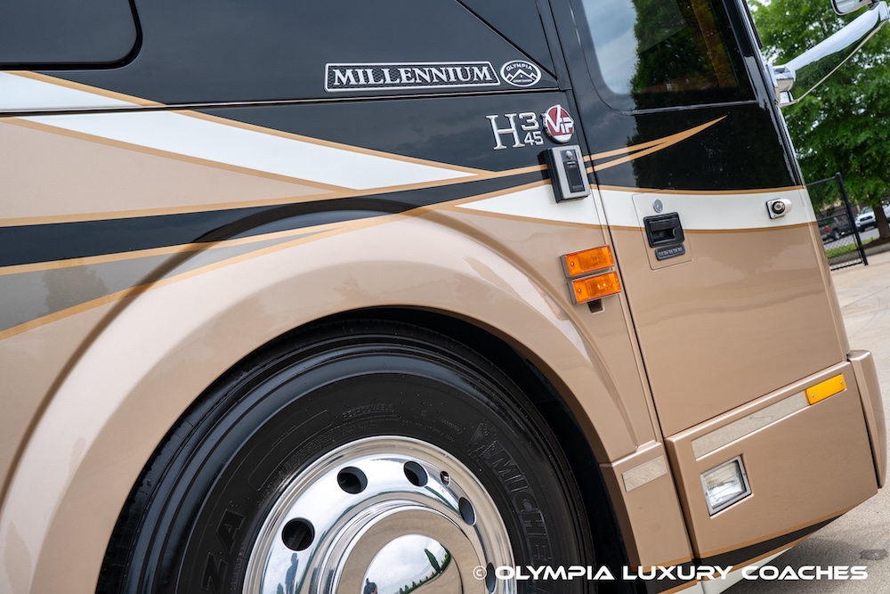 2013 Prevost Millennium H3-45 For Sale