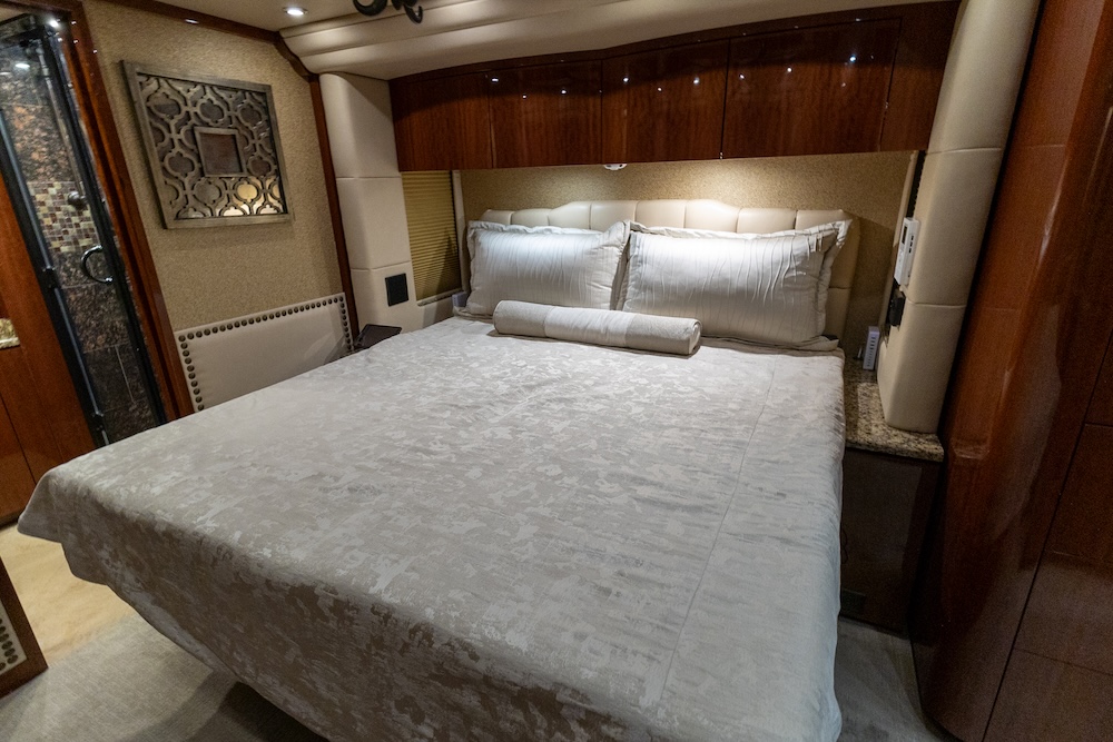 2013 Prevost Millennium H3-45 For Sale