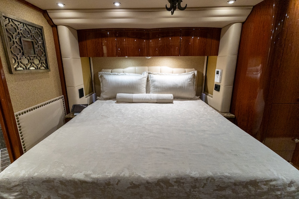 2013 Prevost Millennium H3-45 For Sale