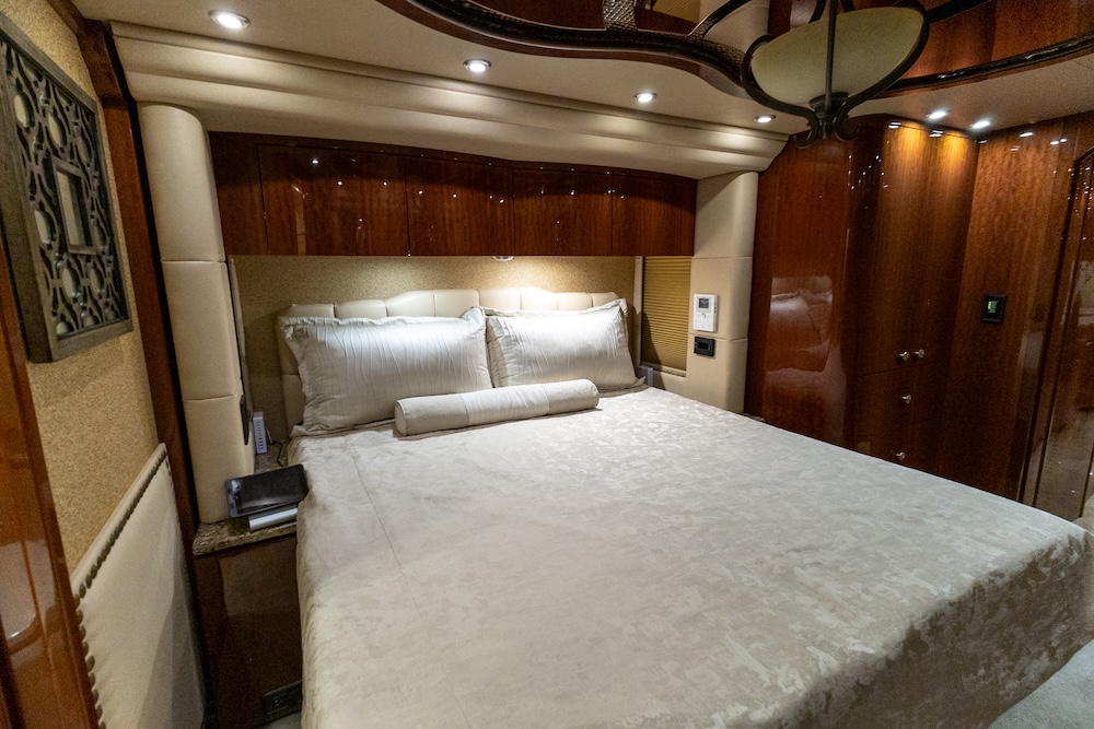 2013 Prevost Millennium H3-45 For Sale