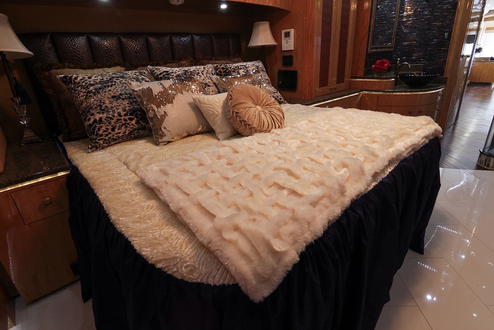 2013 Prevost Millennium H3-45 For Sale