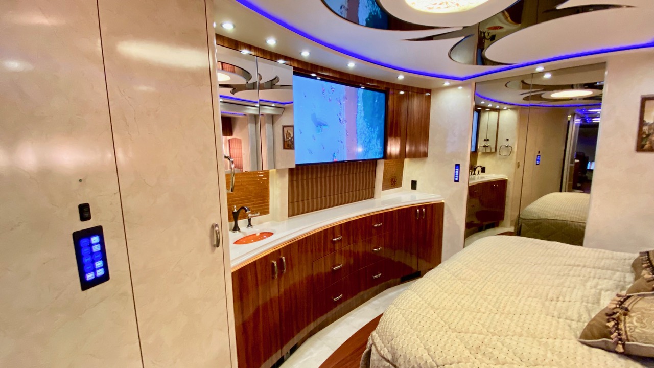 2014 Prevost Marathon X3 For Sale