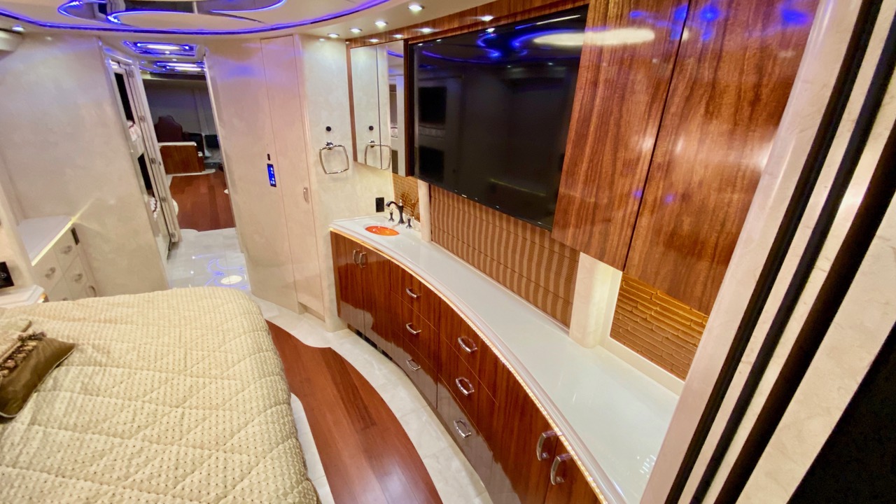 2014 Prevost Marathon X3 For Sale