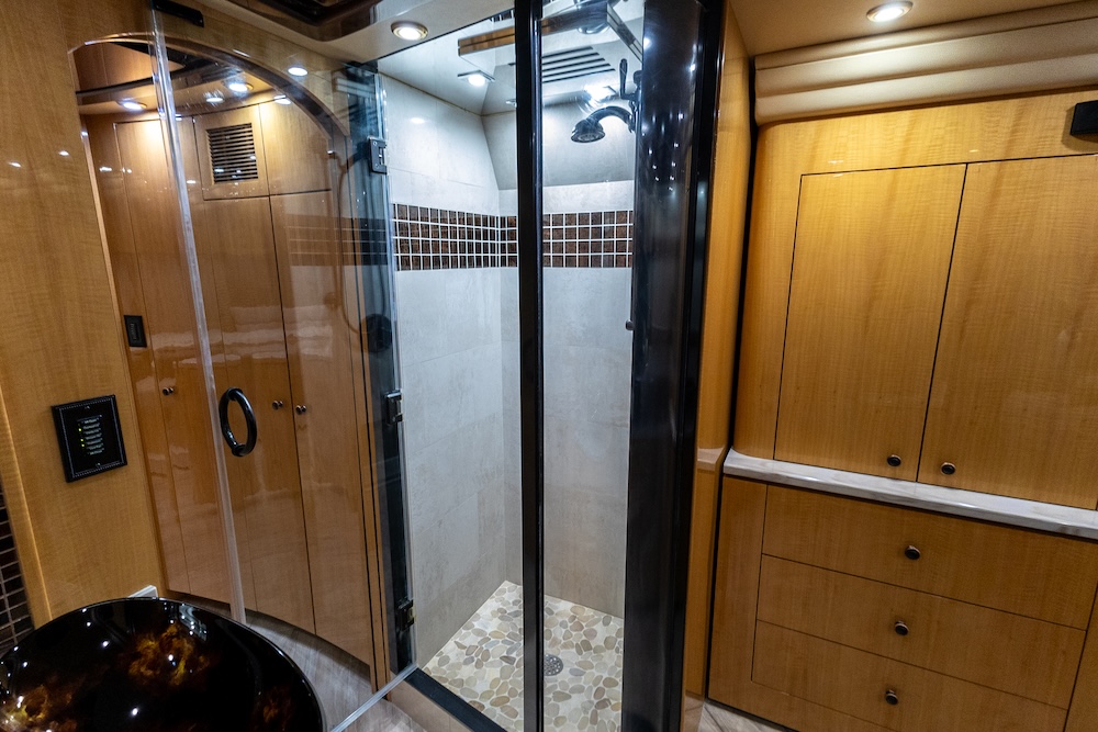 2014 Prevost Millennium H3-45 For Sale