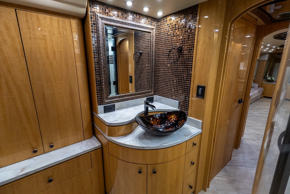 2014 Prevost Millennium H3-45 For Sale
