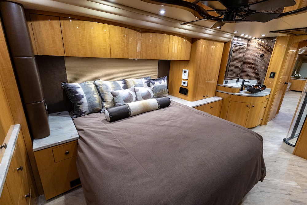 2014 Prevost Millennium H3-45 For Sale