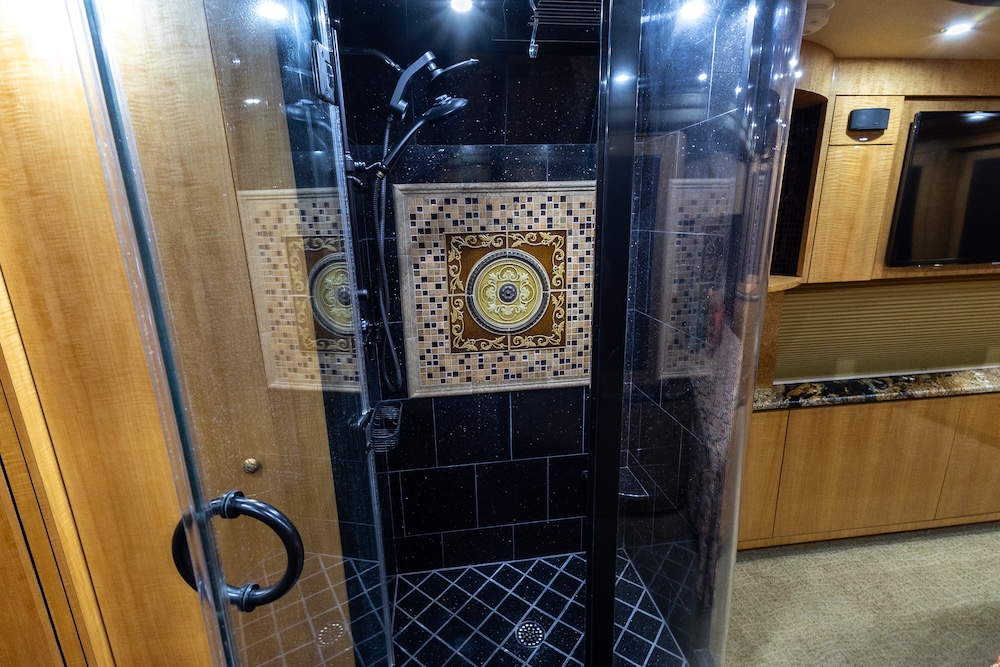 2014 Prevost Millennium H3-45 For Sale