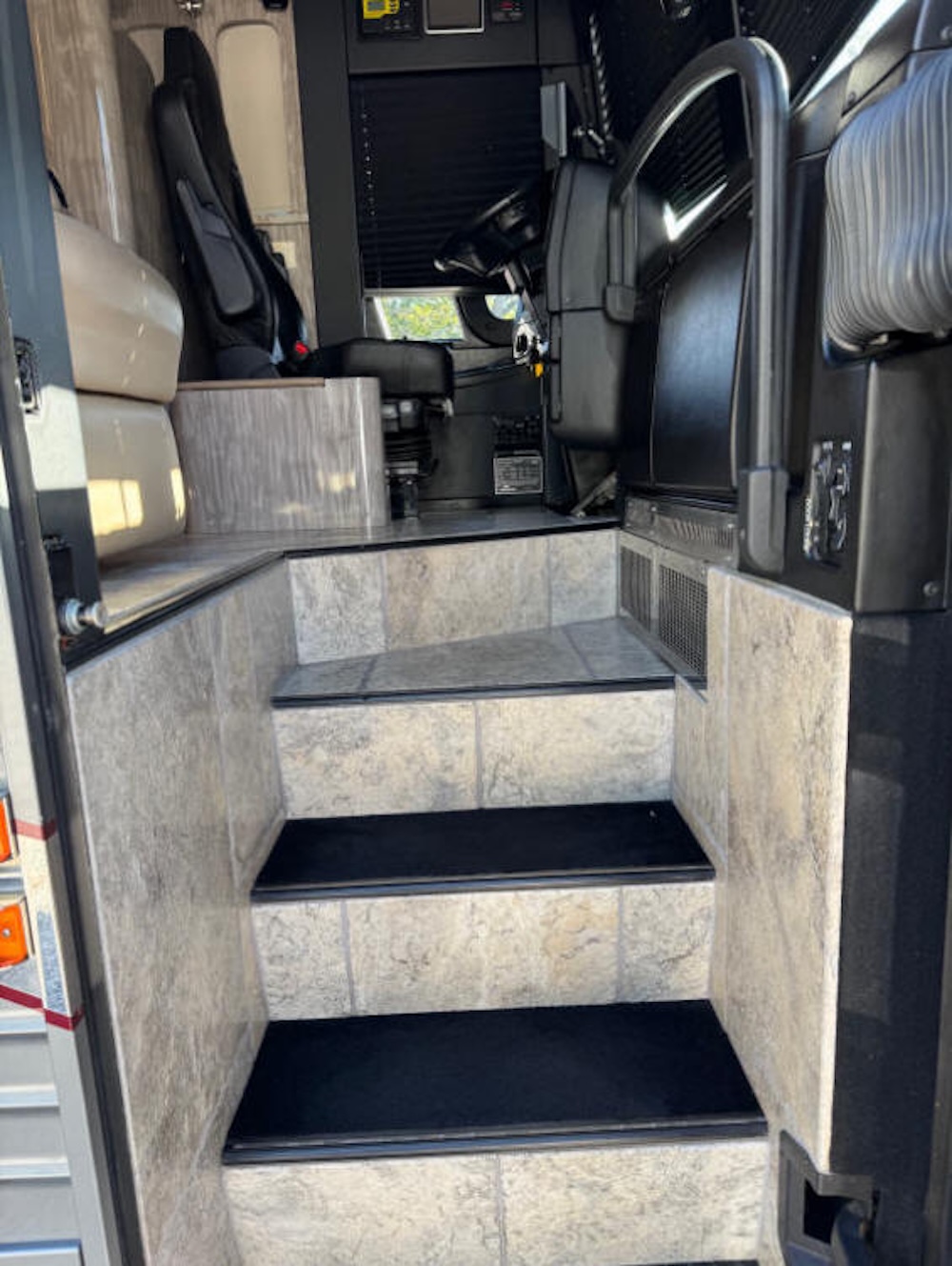 2015 Prevost Florida Coach X3 For Sale