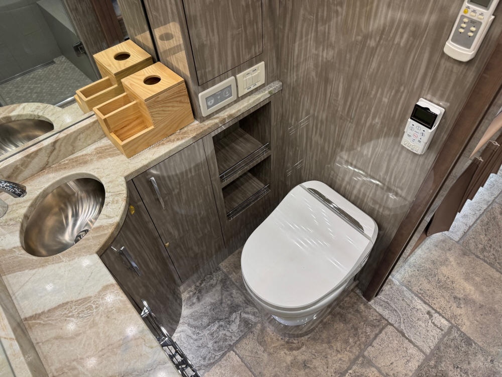 2015 Prevost Florida Coach X3 For Sale