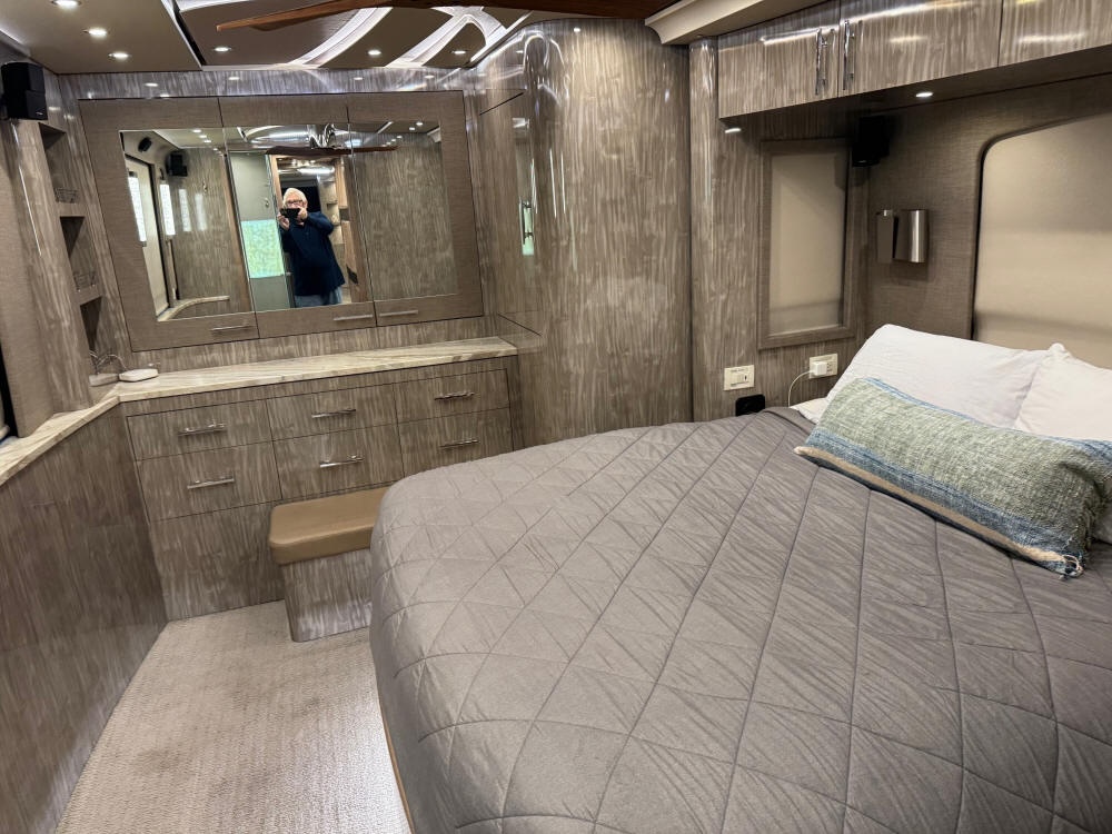 2015 Prevost Florida Coach X3 For Sale
