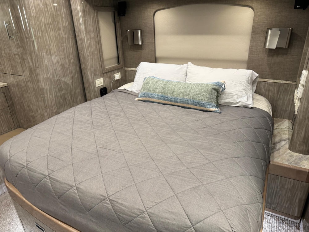 2015 Prevost Florida Coach X3 For Sale