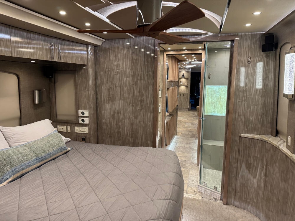 2015 Prevost Florida Coach X3 For Sale