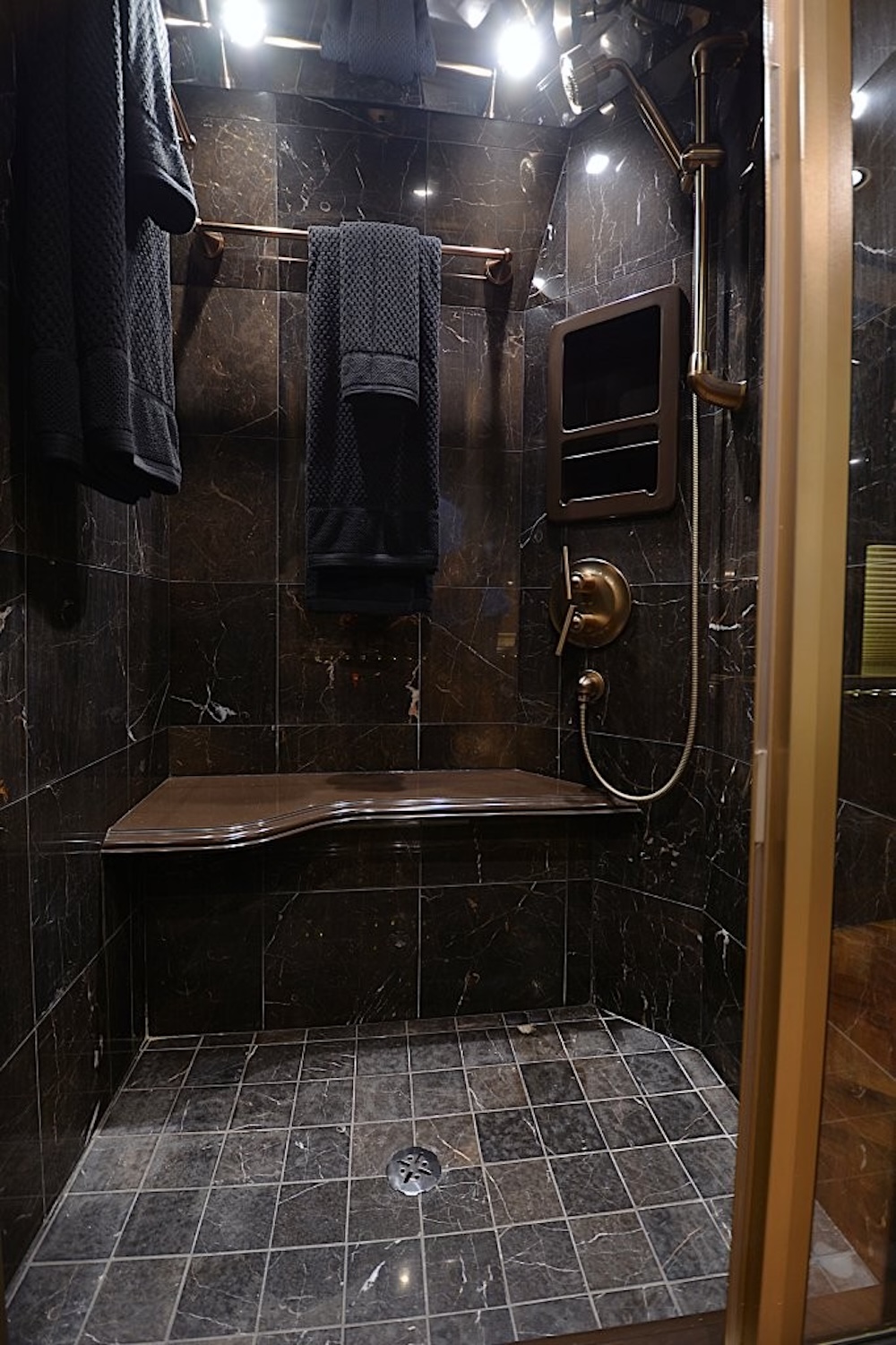 2015 Prevost Liberty H3-45 For Sale