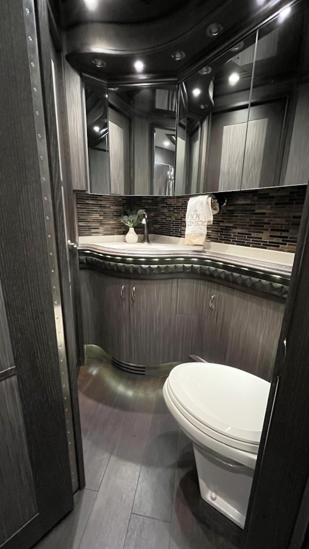 2015 Prevost Liberty H3-45 For Sale