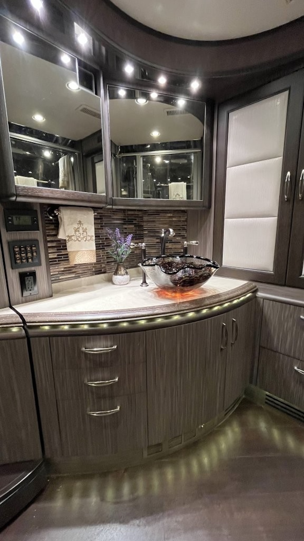 2015 Prevost Liberty H3-45 For Sale