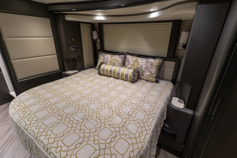 2015 Prevost Liberty H3-45 For Sale
