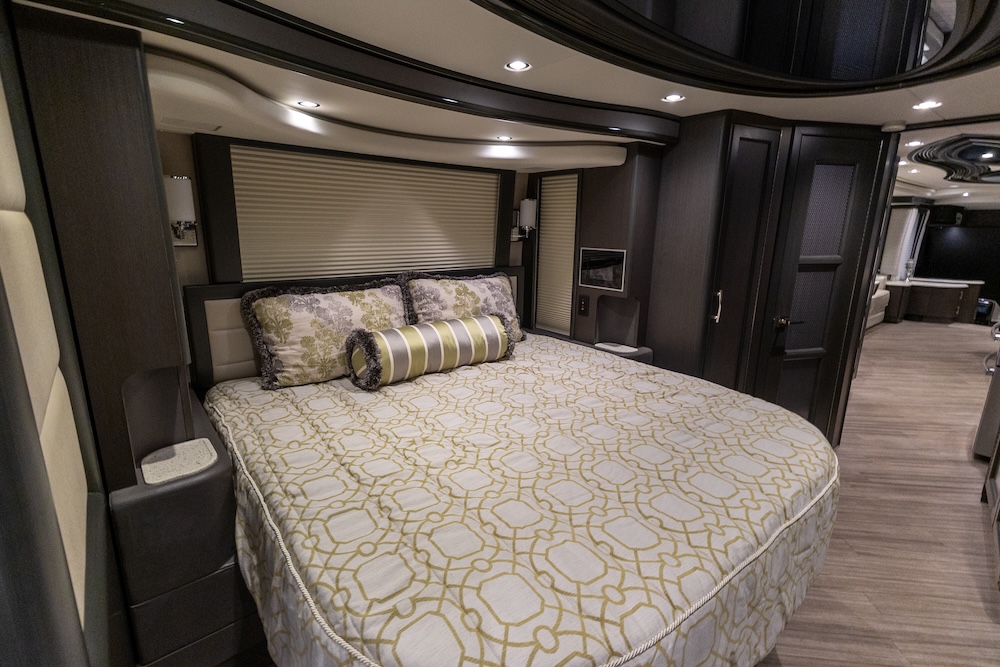 2015 Prevost Liberty H3-45 For Sale