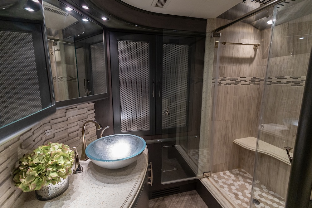 2015 Prevost Liberty H3-45 For Sale