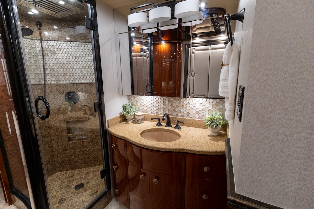 2015 Prevost Millennium H3-45 For Sale