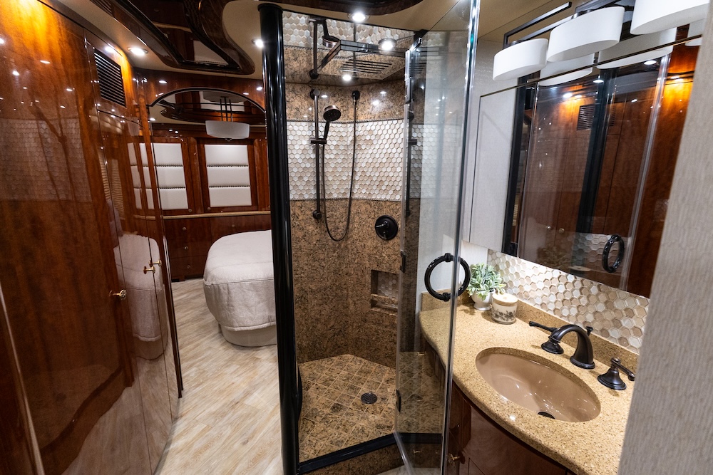 2015 Prevost Millennium H3-45 For Sale