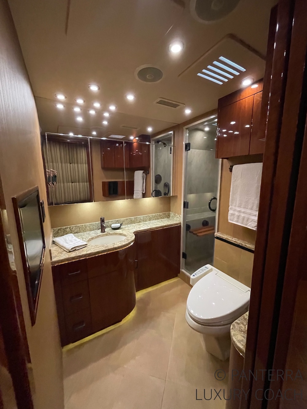 2015 Prevost Millennium X3 For Sale