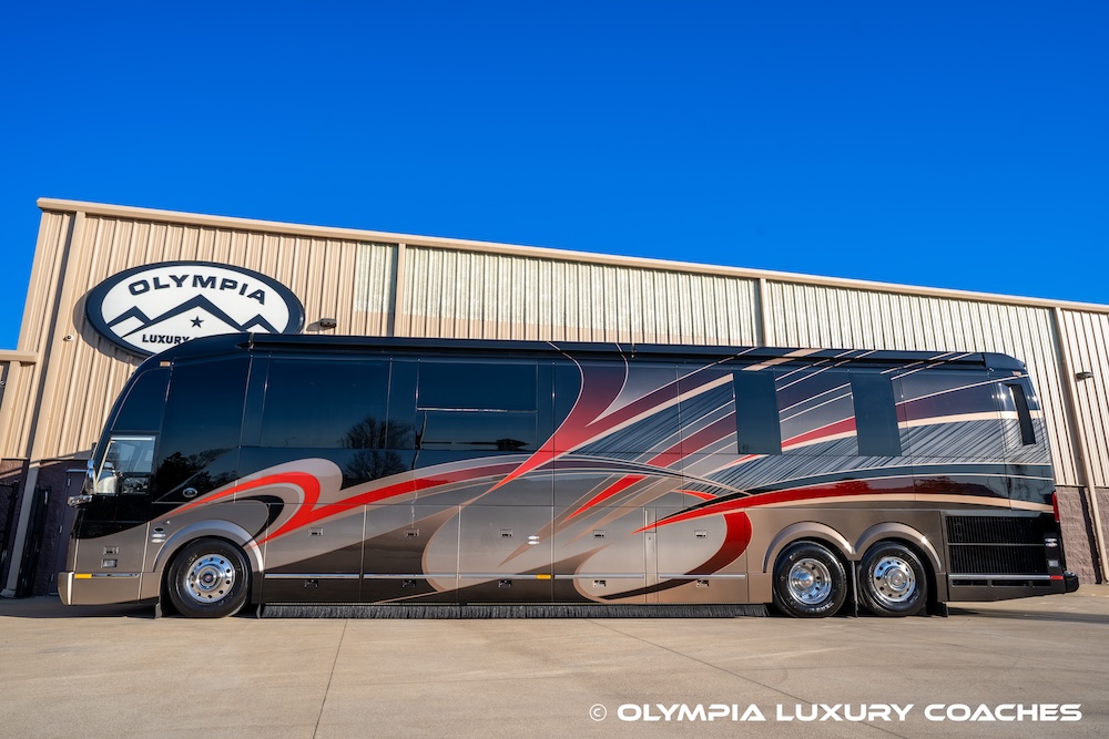 2016 Prevost Featherlite  H3-45 For Sale