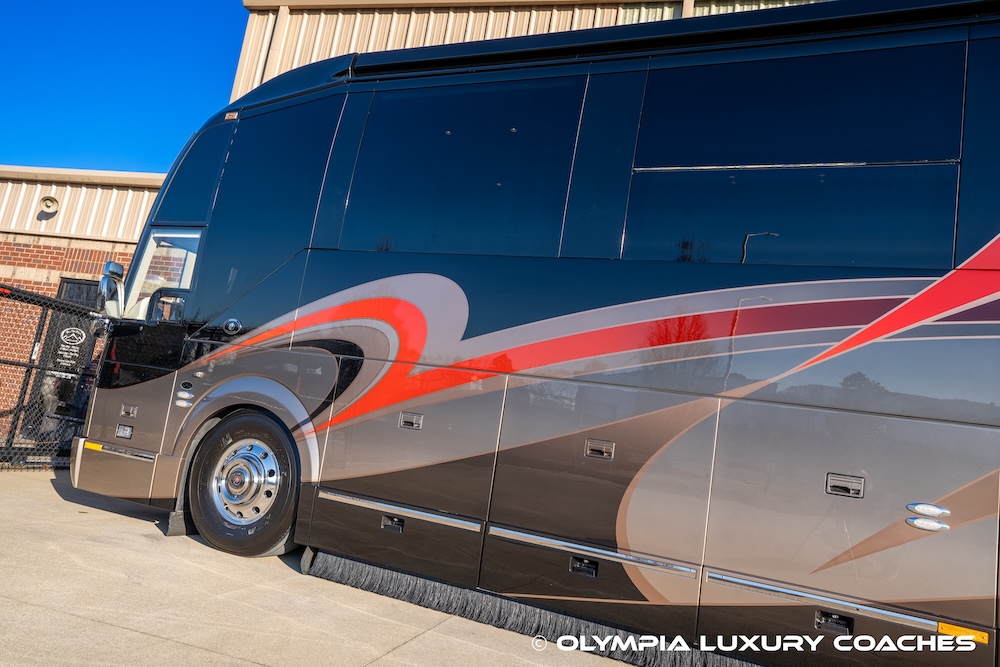 2016 Prevost Featherlite  H3-45 For Sale