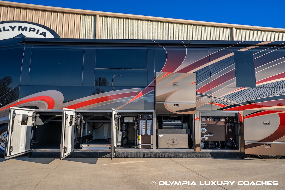 2016 Prevost Featherlite  H3-45 For Sale