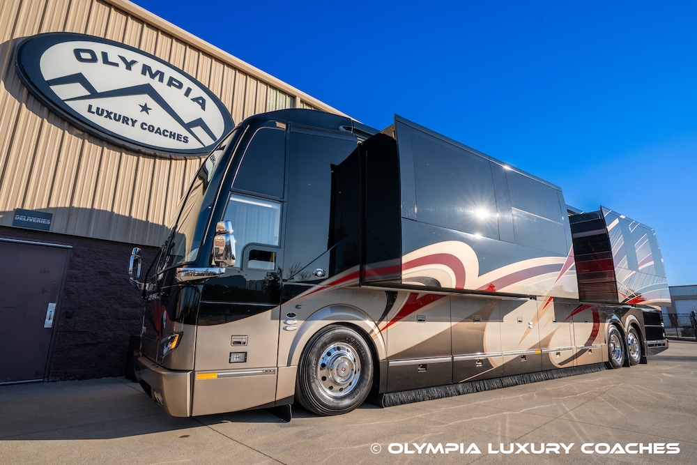 2016 Prevost Featherlite  H3-45 For Sale