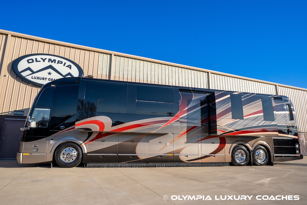 2016 Prevost Featherlite  H3-45 For Sale