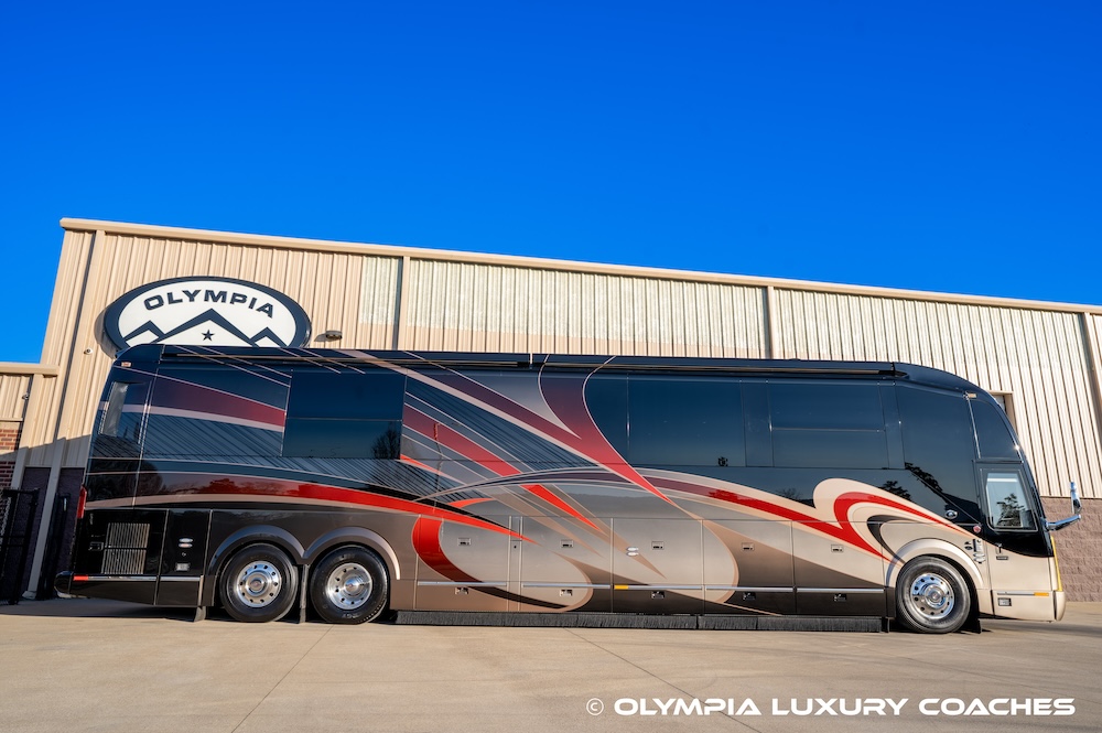 2016 Prevost Featherlite  H3-45 For Sale