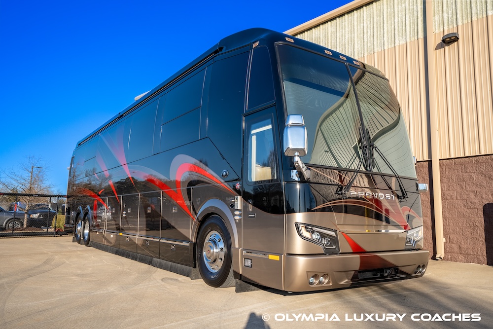 2016 Prevost Featherlite  H3-45 For Sale